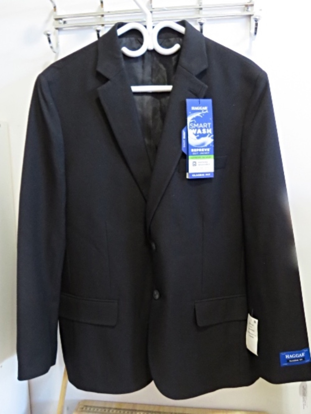 NWT's Haggar Men’s Smart wash Reprieve Classic Fit Suit Jacket Size 42S Black